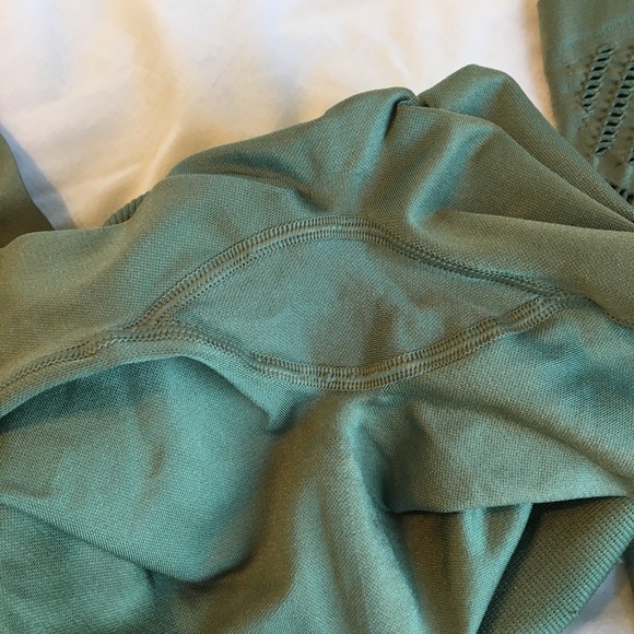 NWOT Victoria's Secret Victoria Sport Green Leggings with Laser Cutouts, S - Picture 4 of 7